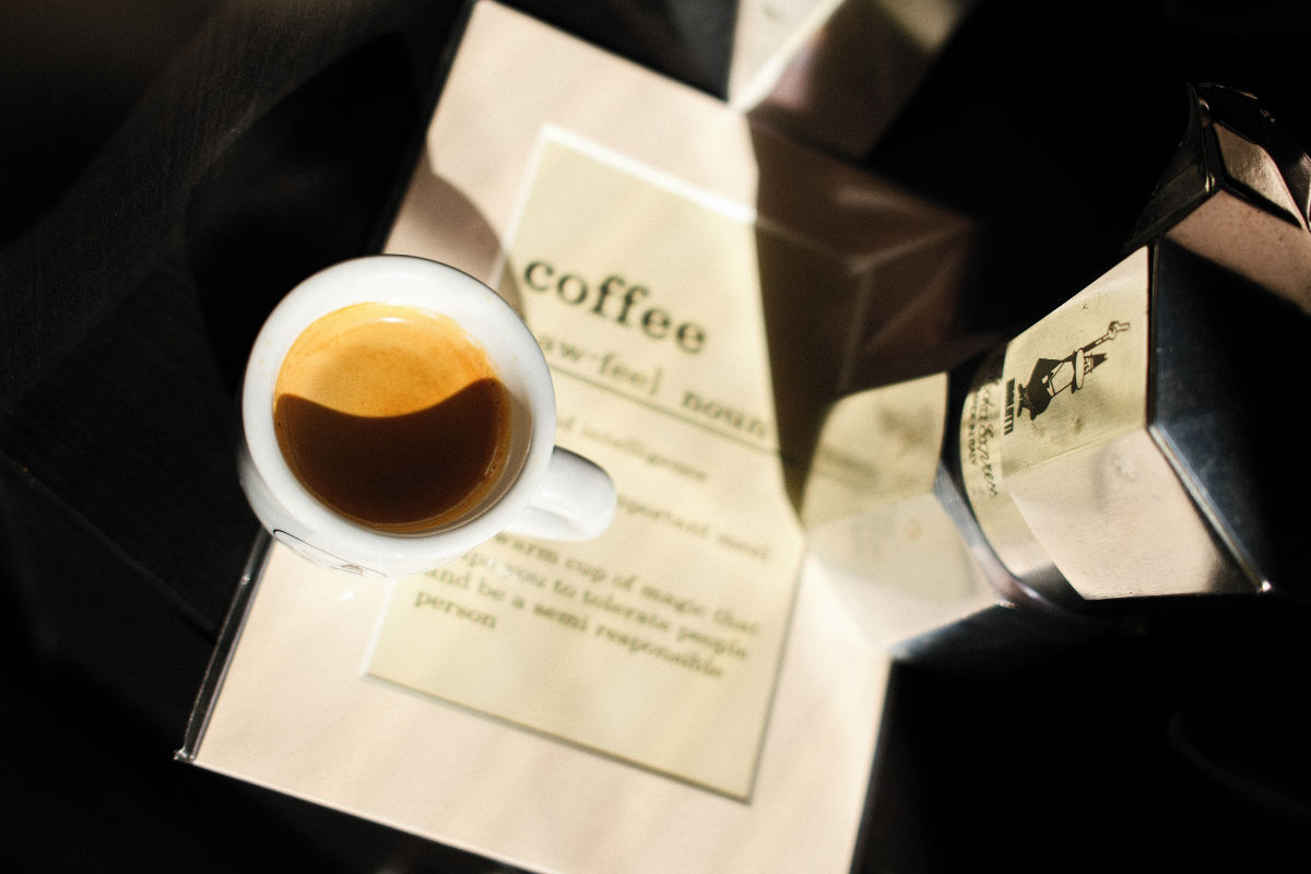 Káva Espresso Moka konvička idylka a slunce